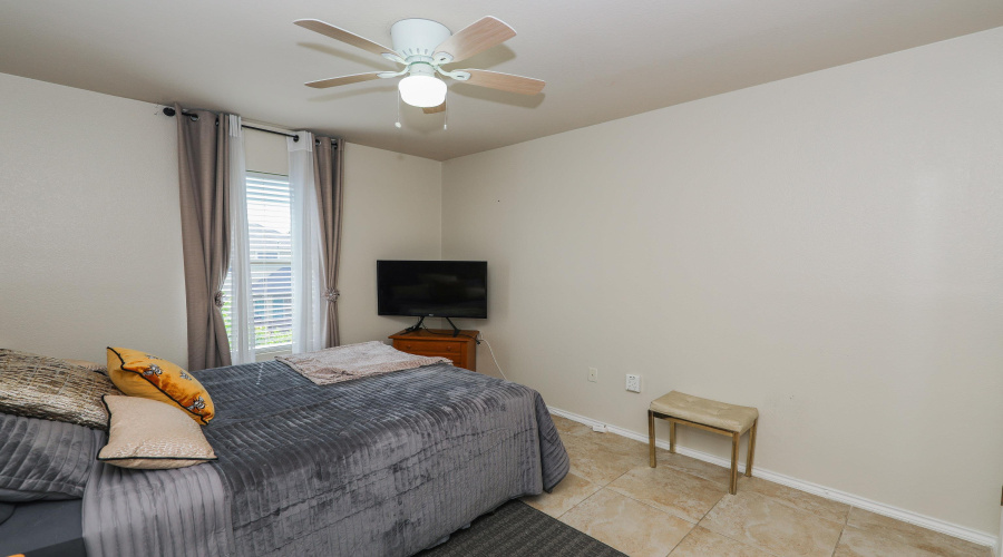 9310 Albany Dr, Laredo, Texas 78045, 3 Bedrooms Bedrooms, 5 Rooms Rooms,2 BathroomsBathrooms,Residential,For Sale,9310 Albany Dr,20263238