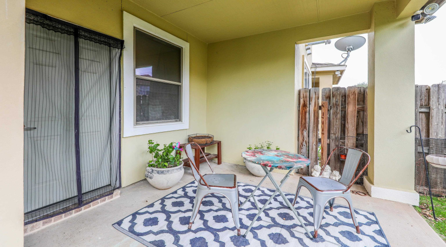 9310 Albany Dr, Laredo, Texas 78045, 3 Bedrooms Bedrooms, 5 Rooms Rooms,2 BathroomsBathrooms,Residential,For Sale,9310 Albany Dr,20263238