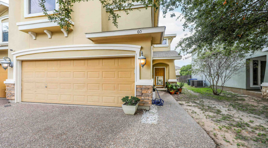 9310 Albany Dr, Laredo, Texas 78045, 3 Bedrooms Bedrooms, 5 Rooms Rooms,2 BathroomsBathrooms,Residential,For Sale,9310 Albany Dr,20263238