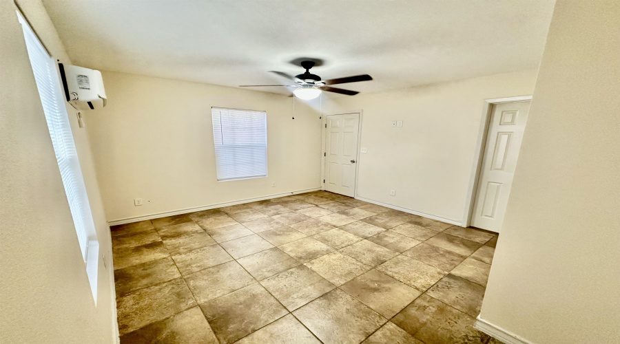 3023 Potomac Lp, Laredo, Texas 78046, 1 Bedroom Bedrooms, 2 Rooms Rooms,1 BathroomBathrooms,Residential,For Rent,3023 Potomac Lp,20263239
