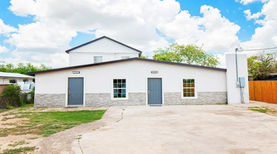 2218 Burnside St, Laredo, Texas 78040, ,Multi-family,For Sale,2218 Burnside St,20263240