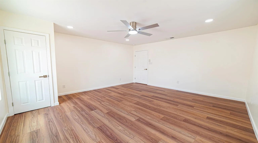 2218 Burnside St, Laredo, Texas 78040, ,Multi-family,For Sale,2218 Burnside St,20263240
