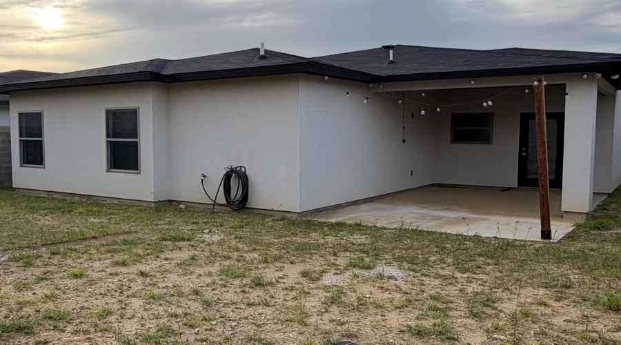 1717 Fresnillo Dr., Laredo, Texas 78046, 3 Bedrooms Bedrooms, 5 Rooms Rooms,2 BathroomsBathrooms,Residential,For Rent,1717 Fresnillo Dr.,20263243