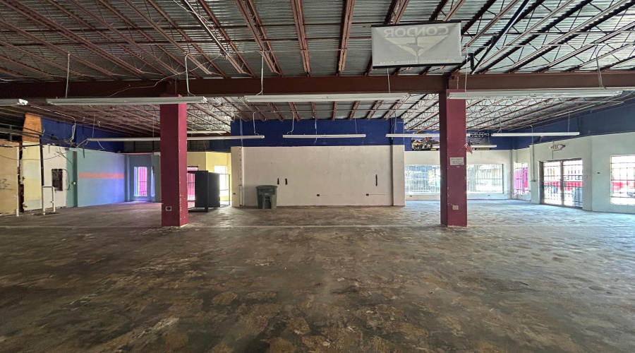 1311 Iturbide St, Laredo, Texas 78040, 6 Rooms Rooms,1 BathroomBathrooms,Commercial retail/office,For Sale,1311 Iturbide St,20263250