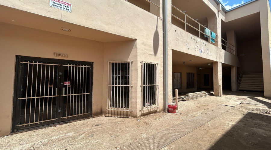 1311 Iturbide St, Laredo, Texas 78040, 6 Rooms Rooms,1 BathroomBathrooms,Commercial retail/office,For Sale,1311 Iturbide St,20263250