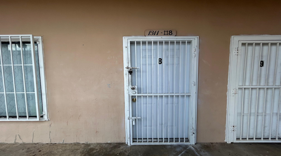 1311 Iturbide St, Laredo, Texas 78040, 6 Rooms Rooms,1 BathroomBathrooms,Commercial retail/office,For Sale,1311 Iturbide St,20263250