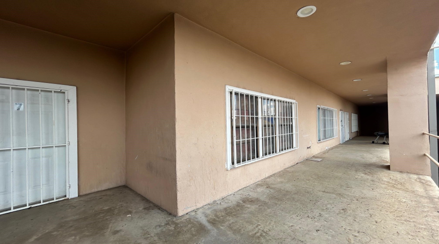 1311 Iturbide St, Laredo, Texas 78040, 6 Rooms Rooms,1 BathroomBathrooms,Commercial retail/office,For Sale,1311 Iturbide St,20263250
