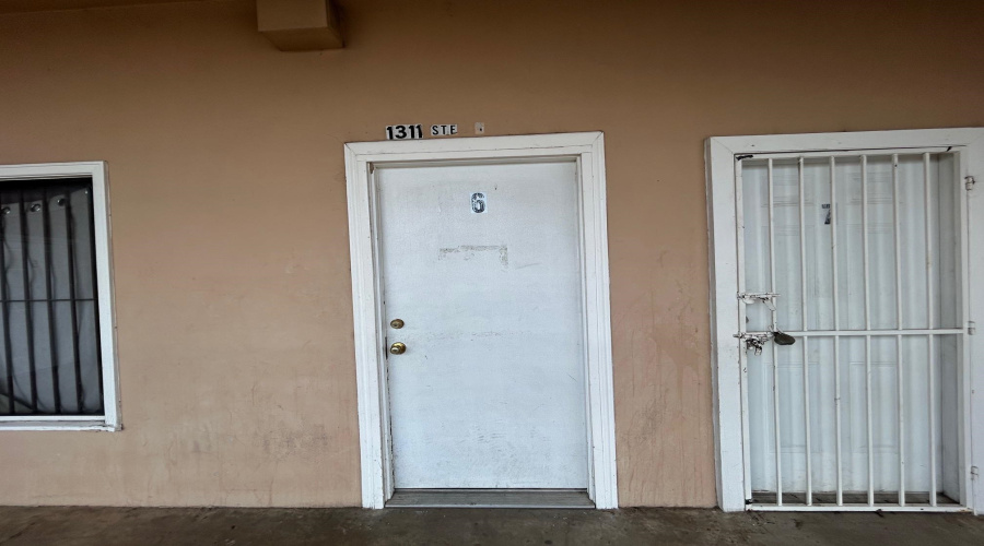 1311 Iturbide St, Laredo, Texas 78040, 6 Rooms Rooms,1 BathroomBathrooms,Commercial retail/office,For Sale,1311 Iturbide St,20263250