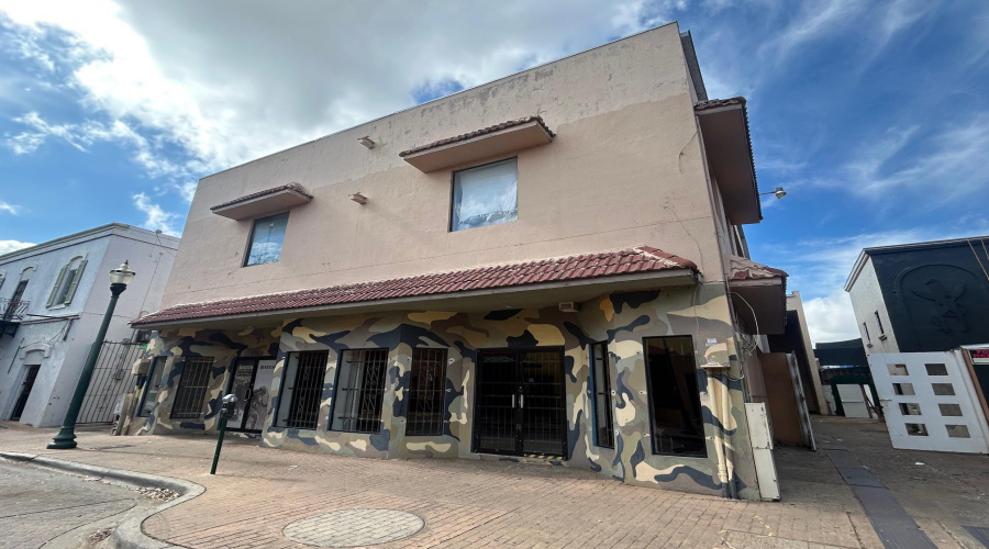 1311 Iturbide St, Laredo, Texas 78040, 6 Rooms Rooms,1 BathroomBathrooms,Commercial retail/office,For Sale,1311 Iturbide St,20263250