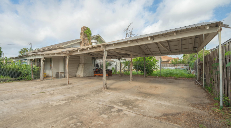 5114 & 5102 San Francisco Ave, Laredo, Texas 78041, 4 Bedrooms Bedrooms, 8 Rooms Rooms,2 BathroomsBathrooms,Residential,For Sale,5114 & 5102 San Francisco Ave,20263242