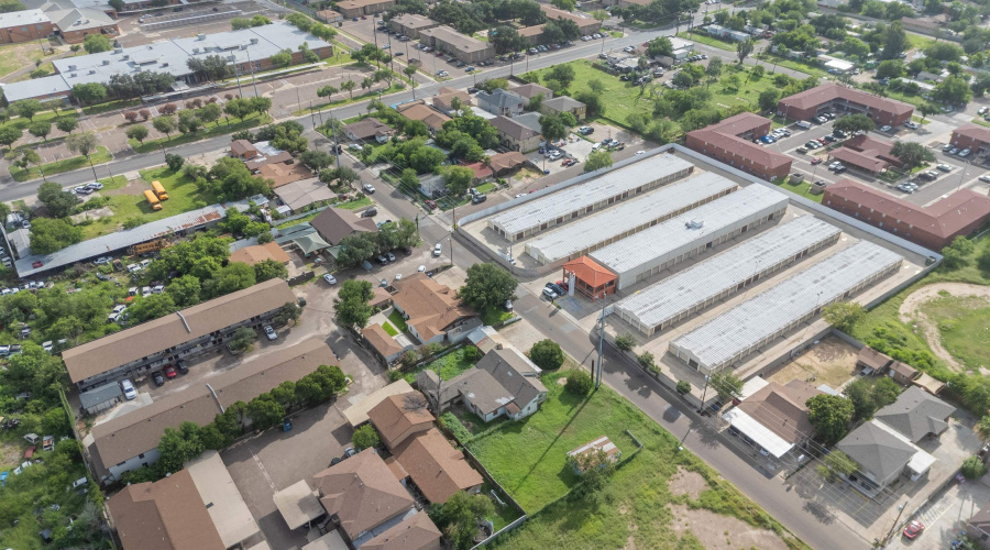 5114 & 5102 San Francisco Ave, Laredo, Texas 78041, 4 Bedrooms Bedrooms, 8 Rooms Rooms,2 BathroomsBathrooms,Residential,For Sale,5114 & 5102 San Francisco Ave,20263242