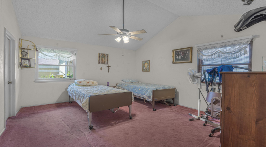 221 Idaho St, Laredo, Texas 78041-3212, 3 Bedrooms Bedrooms, 6 Rooms Rooms,2 BathroomsBathrooms,Residential,For Sale,221 Idaho St,20263246
