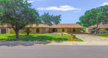 221 Idaho St, Laredo, Texas 78041-3212, 3 Bedrooms Bedrooms, 6 Rooms Rooms,2 BathroomsBathrooms,Residential,For Sale,221 Idaho St,20263246