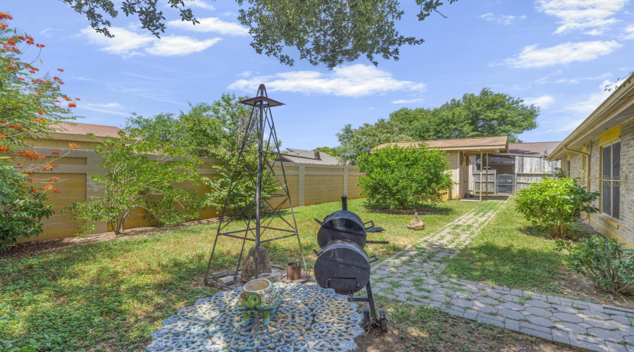 221 Idaho St, Laredo, Texas 78041-3212, 3 Bedrooms Bedrooms, 6 Rooms Rooms,2 BathroomsBathrooms,Residential,For Sale,221 Idaho St,20263246