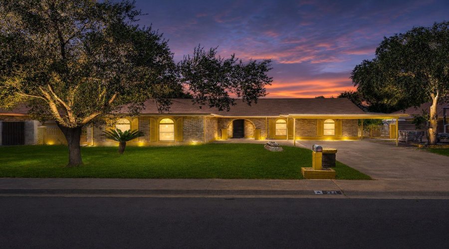 221 Idaho St, Laredo, Texas 78041-3212, 3 Bedrooms Bedrooms, 6 Rooms Rooms,2 BathroomsBathrooms,Residential,For Sale,221 Idaho St,20263246