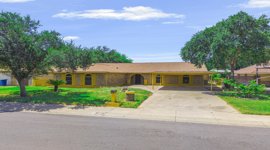 221 Idaho St, Laredo, Texas 78041-3212, 3 Bedrooms Bedrooms, 6 Rooms Rooms,2 BathroomsBathrooms,Residential,For Sale,221 Idaho St,20263246