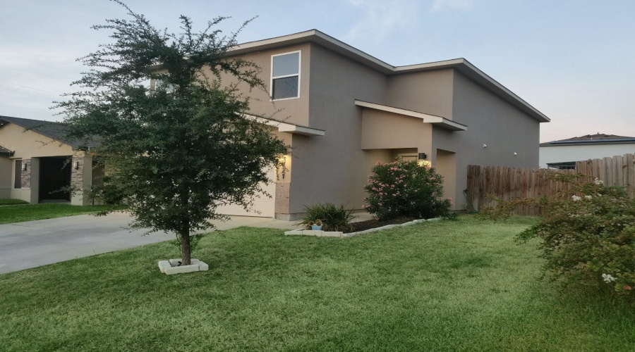 3721 Jesus Dimas, Laredo, Texas 78046, 3 Bedrooms Bedrooms, 5 Rooms Rooms,2 BathroomsBathrooms,Residential,For Sale,3721 Jesus Dimas,20263248