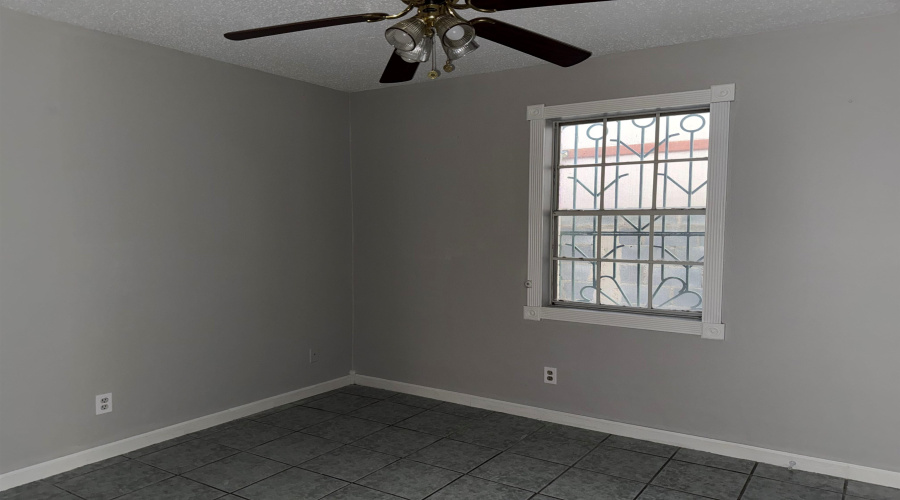 1514 Drake St, Laredo, Texas 78045, 3 Bedrooms Bedrooms, 5 Rooms Rooms,2 BathroomsBathrooms,Residential,For Rent,1514 Drake St,20263252