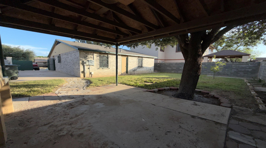 1514 Drake St, Laredo, Texas 78045, 3 Bedrooms Bedrooms, 5 Rooms Rooms,2 BathroomsBathrooms,Residential,For Rent,1514 Drake St,20263252