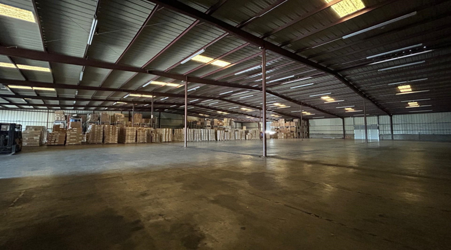 8519 Las Cruces Dr, LAREDO, Texas 78045, 1 Bedroom Bedrooms, 11 Rooms Rooms,2 BathroomsBathrooms,Commercial/industrial,For Rent,8519 Las Cruces Dr,20263253