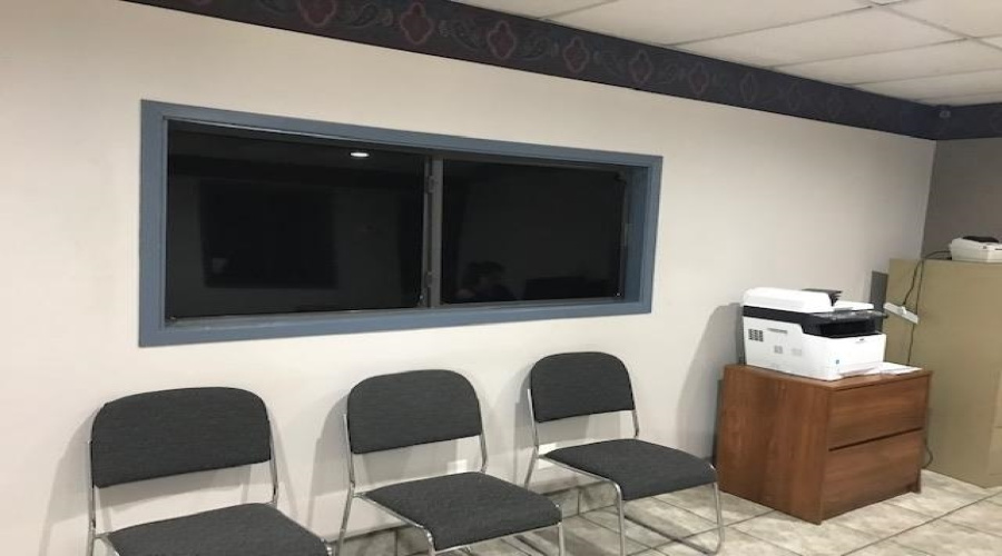 8519 Las Cruces Dr, LAREDO, Texas 78045, 1 Bedroom Bedrooms, 11 Rooms Rooms,2 BathroomsBathrooms,Commercial/industrial,For Rent,8519 Las Cruces Dr,20263253