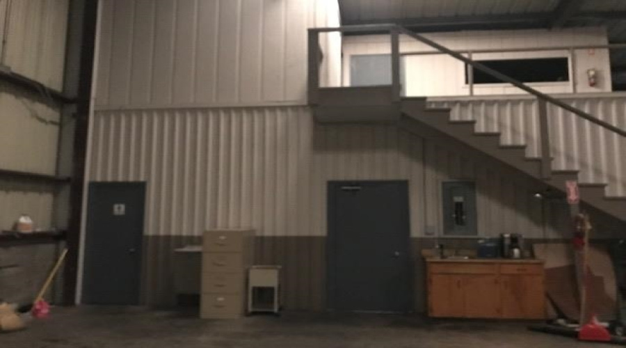 8519 Las Cruces Dr, LAREDO, Texas 78045, 1 Bedroom Bedrooms, 11 Rooms Rooms,2 BathroomsBathrooms,Commercial/industrial,For Rent,8519 Las Cruces Dr,20263253
