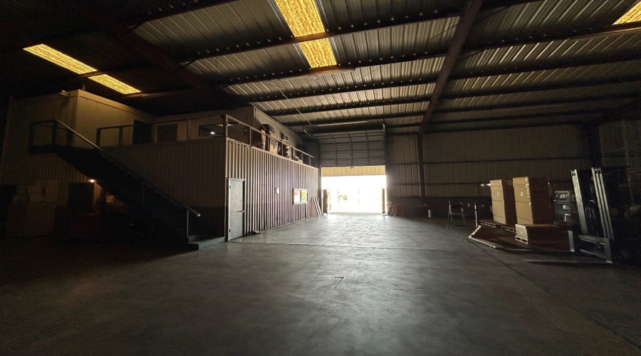 8519 Las Cruces Dr, LAREDO, Texas 78045, 1 Bedroom Bedrooms, 11 Rooms Rooms,2 BathroomsBathrooms,Commercial/industrial,For Rent,8519 Las Cruces Dr,20263253