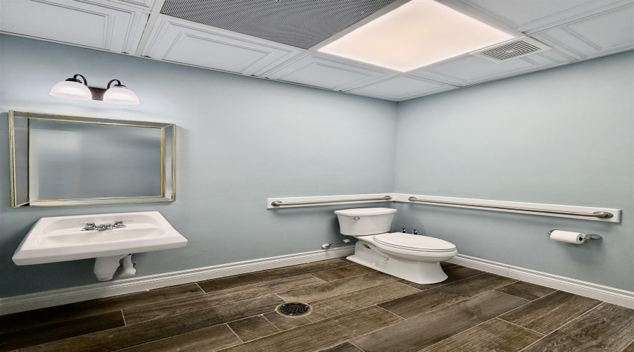 7110 Rocio Dr, Laredo, Texas 78041, 1 Room Rooms,1 BathroomBathrooms,Commercial retail/office,For Rent,7110 Rocio Dr,20263257