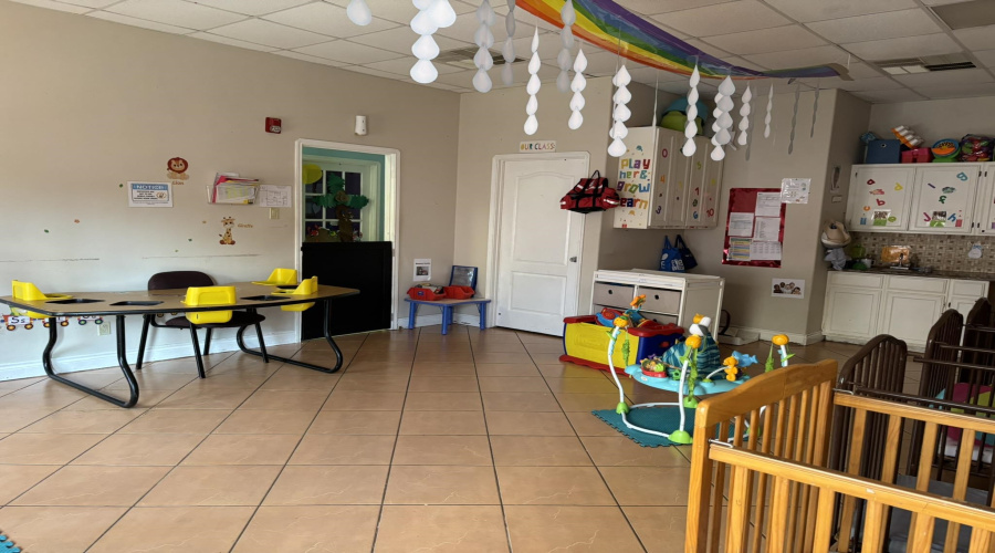 1605 Commerce Dr, laredo, Texas 78041, 1 Room Rooms,4 BathroomsBathrooms,Commercial retail/office,For Sale,1605 Commerce Dr,20263263
