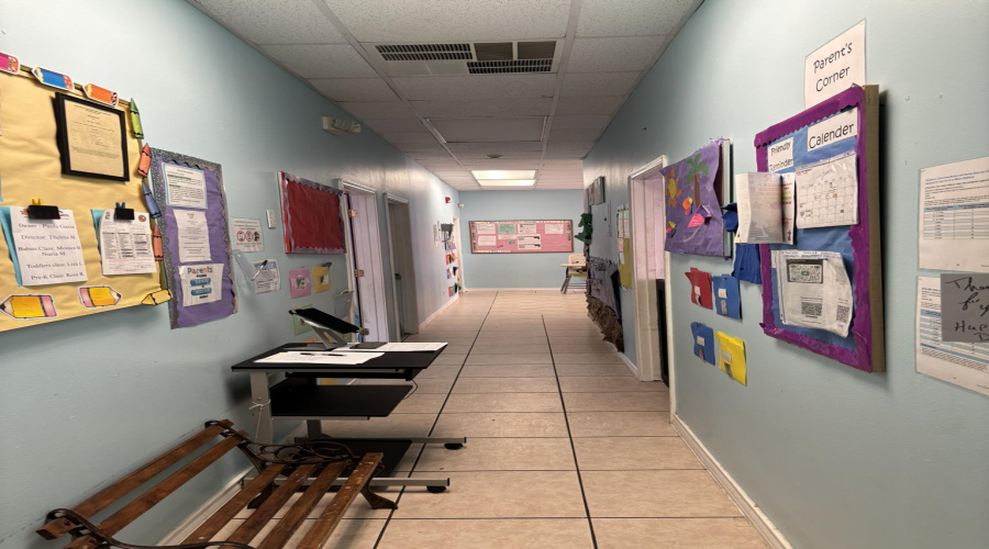 1605 Commerce Dr, laredo, Texas 78041, 1 Room Rooms,4 BathroomsBathrooms,Commercial retail/office,For Sale,1605 Commerce Dr,20263263