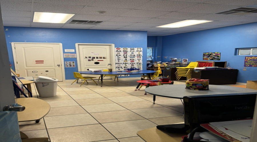 1605 Commerce Dr, laredo, Texas 78041, 1 Room Rooms,4 BathroomsBathrooms,Commercial retail/office,For Sale,1605 Commerce Dr,20263263