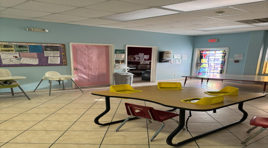 1605 Commerce Dr, laredo, Texas 78041, 1 Room Rooms,4 BathroomsBathrooms,Commercial retail/office,For Sale,1605 Commerce Dr,20263263
