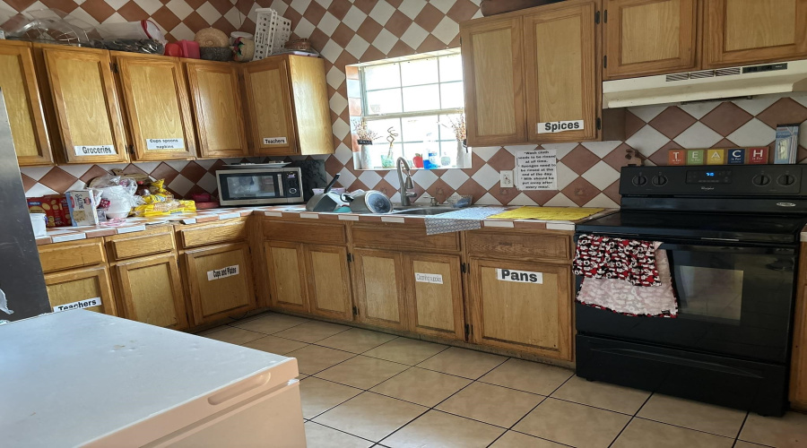 1605 Commerce Dr, laredo, Texas 78041, 1 Room Rooms,4 BathroomsBathrooms,Commercial retail/office,For Sale,1605 Commerce Dr,20263263