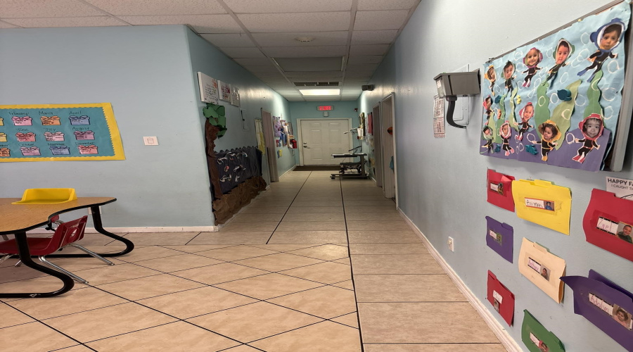 1605 Commerce Dr, laredo, Texas 78041, 1 Room Rooms,4 BathroomsBathrooms,Commercial retail/office,For Sale,1605 Commerce Dr,20263263