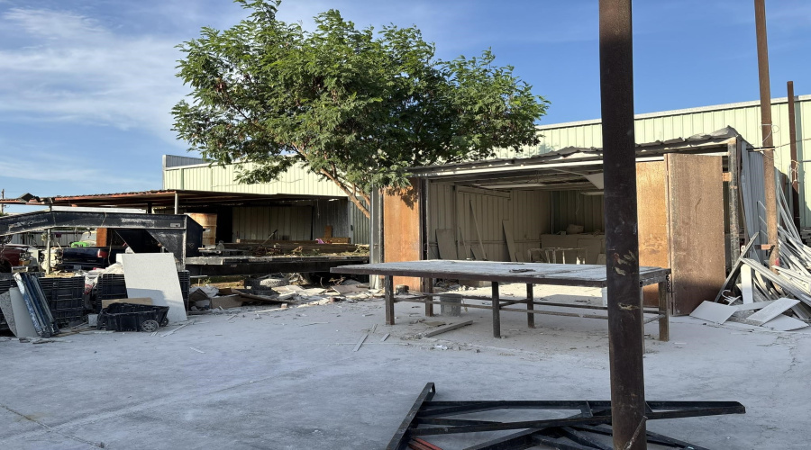 1605 Commerce Dr, laredo, Texas 78041, 1 Room Rooms,4 BathroomsBathrooms,Commercial retail/office,For Sale,1605 Commerce Dr,20263263