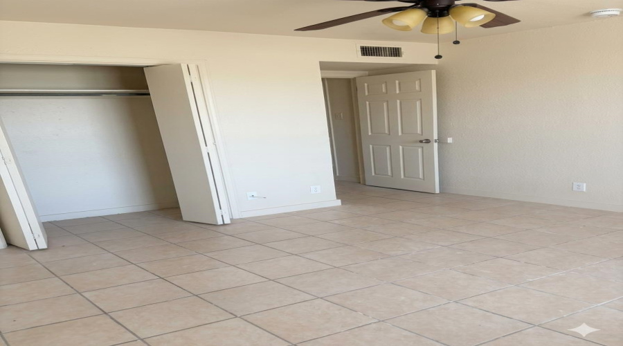 602 E Ash St, Laredo, Texas 78040, ,Multi-family,For Sale,602 E Ash St,20263264
