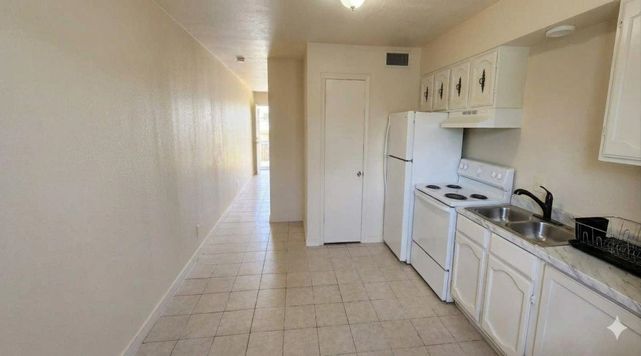 602 E Ash St, Laredo, Texas 78040, ,Multi-family,For Sale,602 E Ash St,20263264