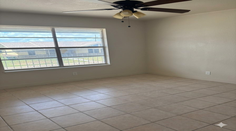 602 E Ash St, Laredo, Texas 78040, ,Multi-family,For Sale,602 E Ash St,20263264