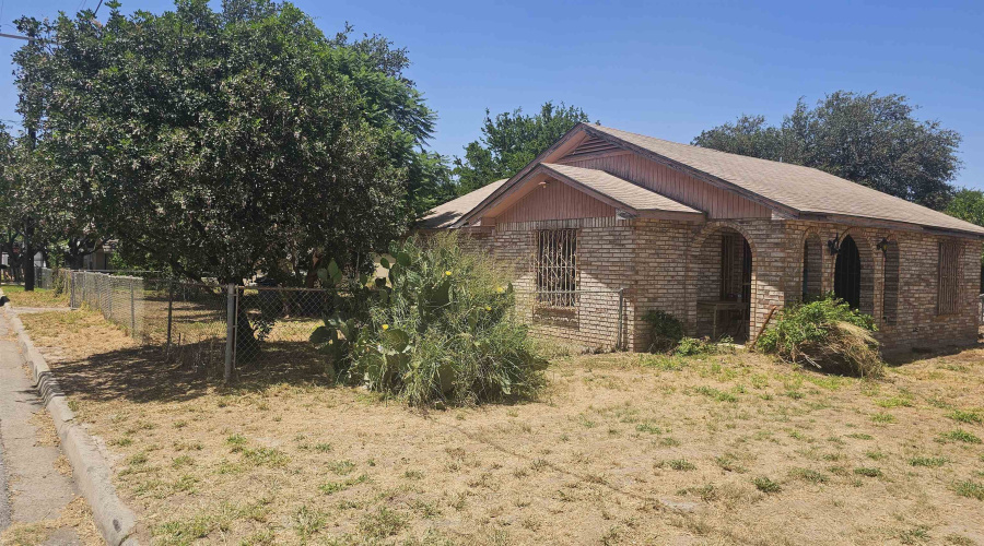 1819 Gustavus St, laredo, Texas 78043, 3 Bedrooms Bedrooms, 3 Rooms Rooms,2 BathroomsBathrooms,Residential,For Sale,1819 Gustavus St,20263265