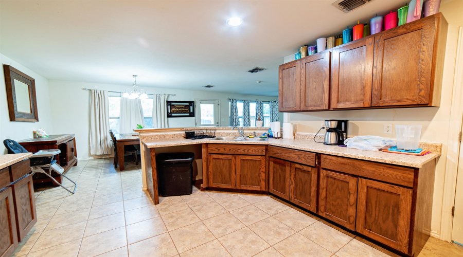 3629 Jose C Santos Dr, Laredo, Texas 78041, 3 Bedrooms Bedrooms, 5 Rooms Rooms,2 BathroomsBathrooms,Residential,For Sale,3629 Jose C Santos Dr,20263266