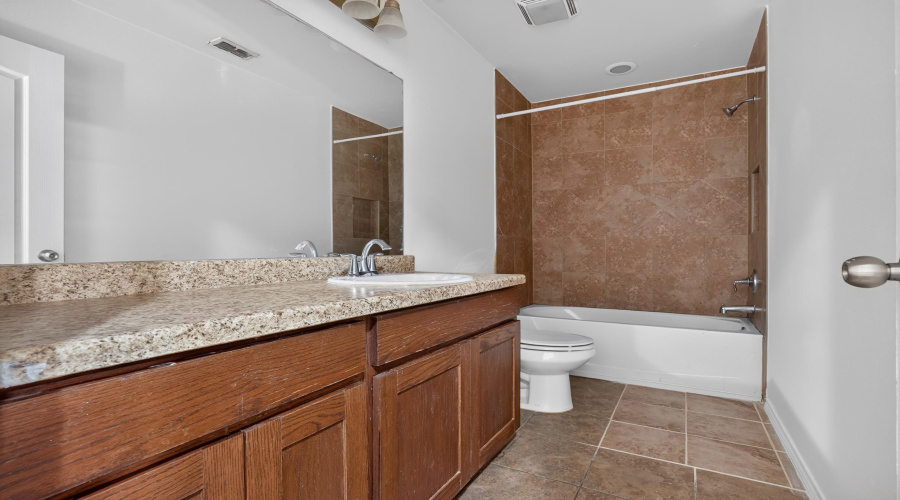 3629 Jose C Santos Dr, Laredo, Texas 78041, 3 Bedrooms Bedrooms, 5 Rooms Rooms,2 BathroomsBathrooms,Residential,For Sale,3629 Jose C Santos Dr,20263266