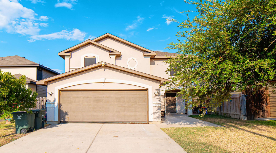 3629 Jose C Santos Dr, Laredo, Texas 78041, 3 Bedrooms Bedrooms, 5 Rooms Rooms,2 BathroomsBathrooms,Residential,For Sale,3629 Jose C Santos Dr,20263266
