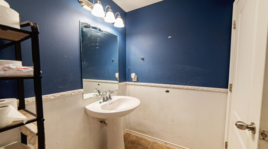 3629 Jose C Santos Dr, Laredo, Texas 78041, 3 Bedrooms Bedrooms, 5 Rooms Rooms,2 BathroomsBathrooms,Residential,For Sale,3629 Jose C Santos Dr,20263266