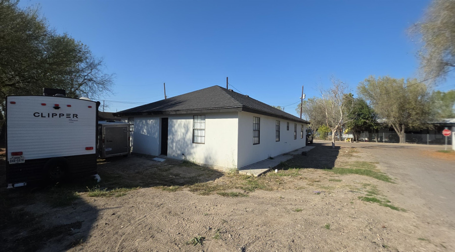2502 Victoria St, Roma, Texas 78584, 3 Bedrooms Bedrooms, 5 Rooms Rooms,2 BathroomsBathrooms,Residential,For Sale,2502 Victoria St,20263267