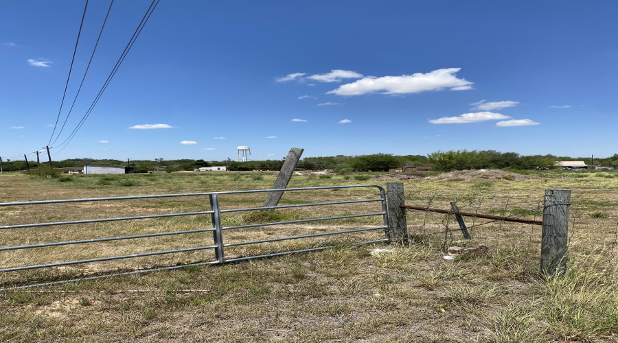 122 E U.S. Hwy 359, Hebbronville, Texas 78316, ,Land,For Sale,122 E U.S. Hwy 359,20263271