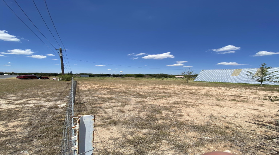 122 E U.S. Hwy 359, Hebbronville, Texas 78316, ,Land,For Sale,122 E U.S. Hwy 359,20263271
