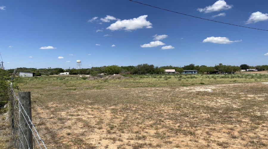 122 E U.S. Hwy 359, Hebbronville, Texas 78316, ,Land,For Sale,122 E U.S. Hwy 359,20263271