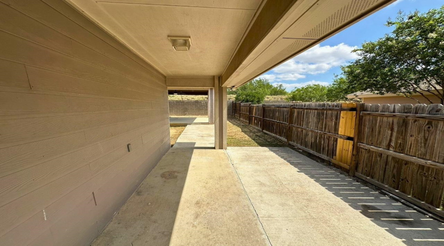 5516 Lost Hills Trail, Laredo, Texas 78041, 3 Bedrooms Bedrooms, 5 Rooms Rooms,2 BathroomsBathrooms,Residential,For Rent,5516 Lost Hills Trail,20263268