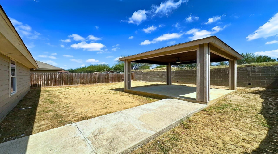 5516 Lost Hills Trail, Laredo, Texas 78041, 3 Bedrooms Bedrooms, 5 Rooms Rooms,2 BathroomsBathrooms,Residential,For Rent,5516 Lost Hills Trail,20263268