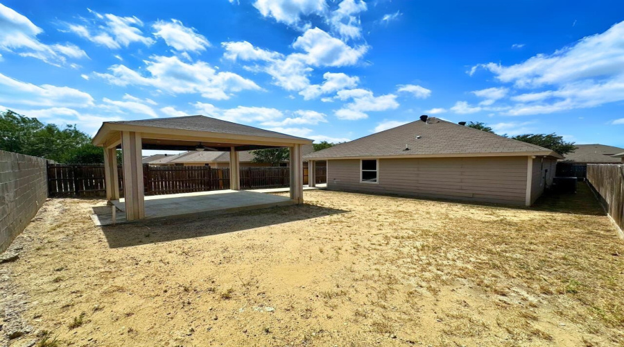 5516 Lost Hills Trail, Laredo, Texas 78041, 3 Bedrooms Bedrooms, 5 Rooms Rooms,2 BathroomsBathrooms,Residential,For Rent,5516 Lost Hills Trail,20263268